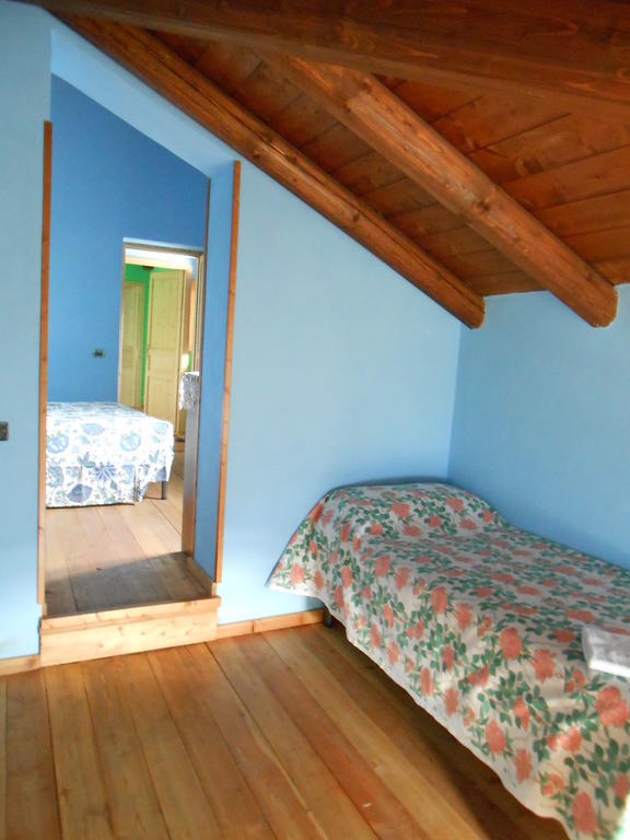 Azienda Agrituristica Risveglio Naturale 瓦雷塞利古雷 客房 照片