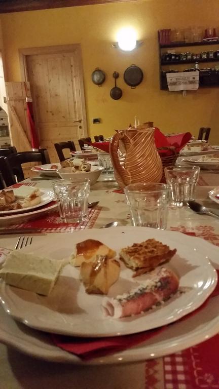 Azienda Agrituristica Risveglio Naturale 瓦雷塞利古雷 外观 照片