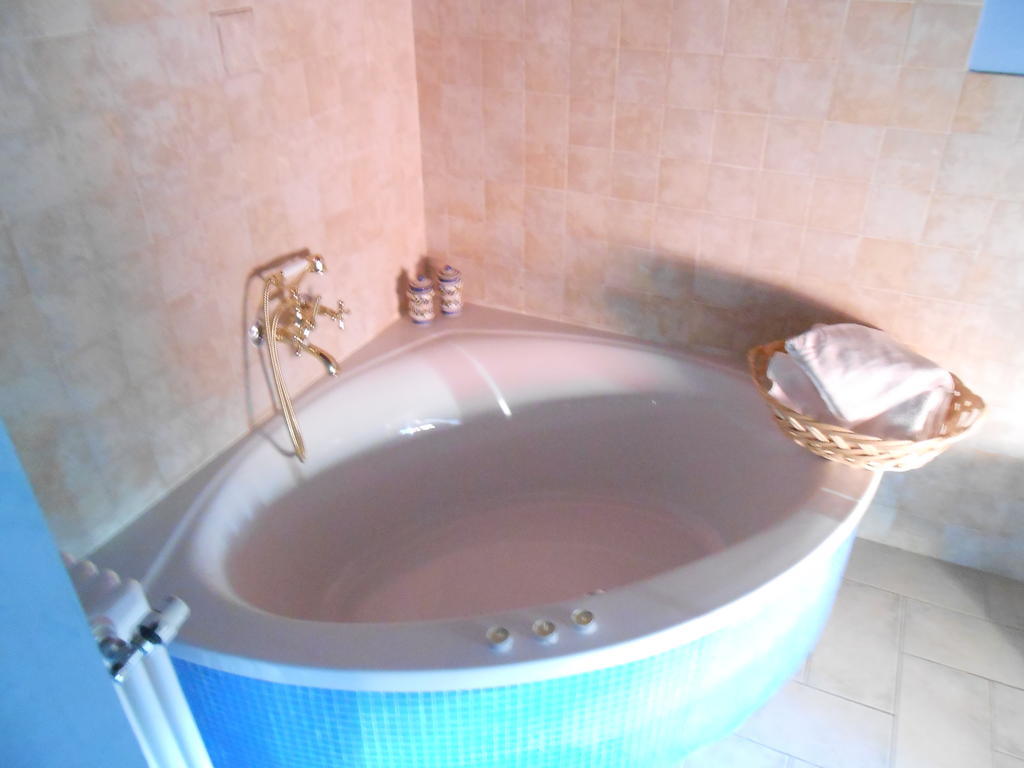 Azienda Agrituristica Risveglio Naturale 瓦雷塞利古雷 客房 照片