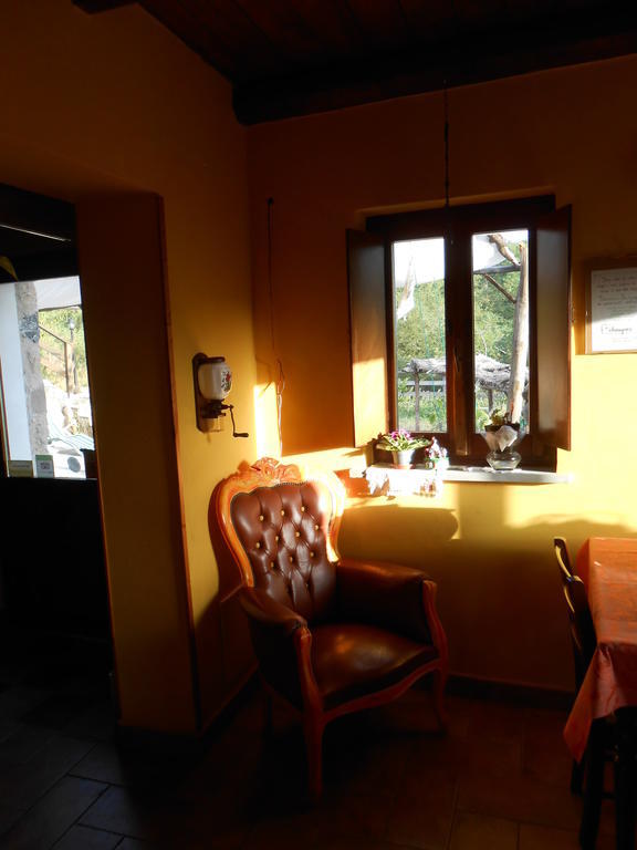 Azienda Agrituristica Risveglio Naturale 瓦雷塞利古雷 外观 照片