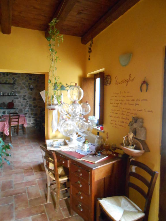 Azienda Agrituristica Risveglio Naturale 瓦雷塞利古雷 外观 照片
