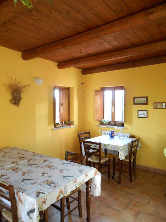 Azienda Agrituristica Risveglio Naturale 瓦雷塞利古雷 外观 照片