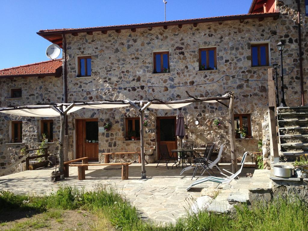 Azienda Agrituristica Risveglio Naturale 瓦雷塞利古雷 外观 照片